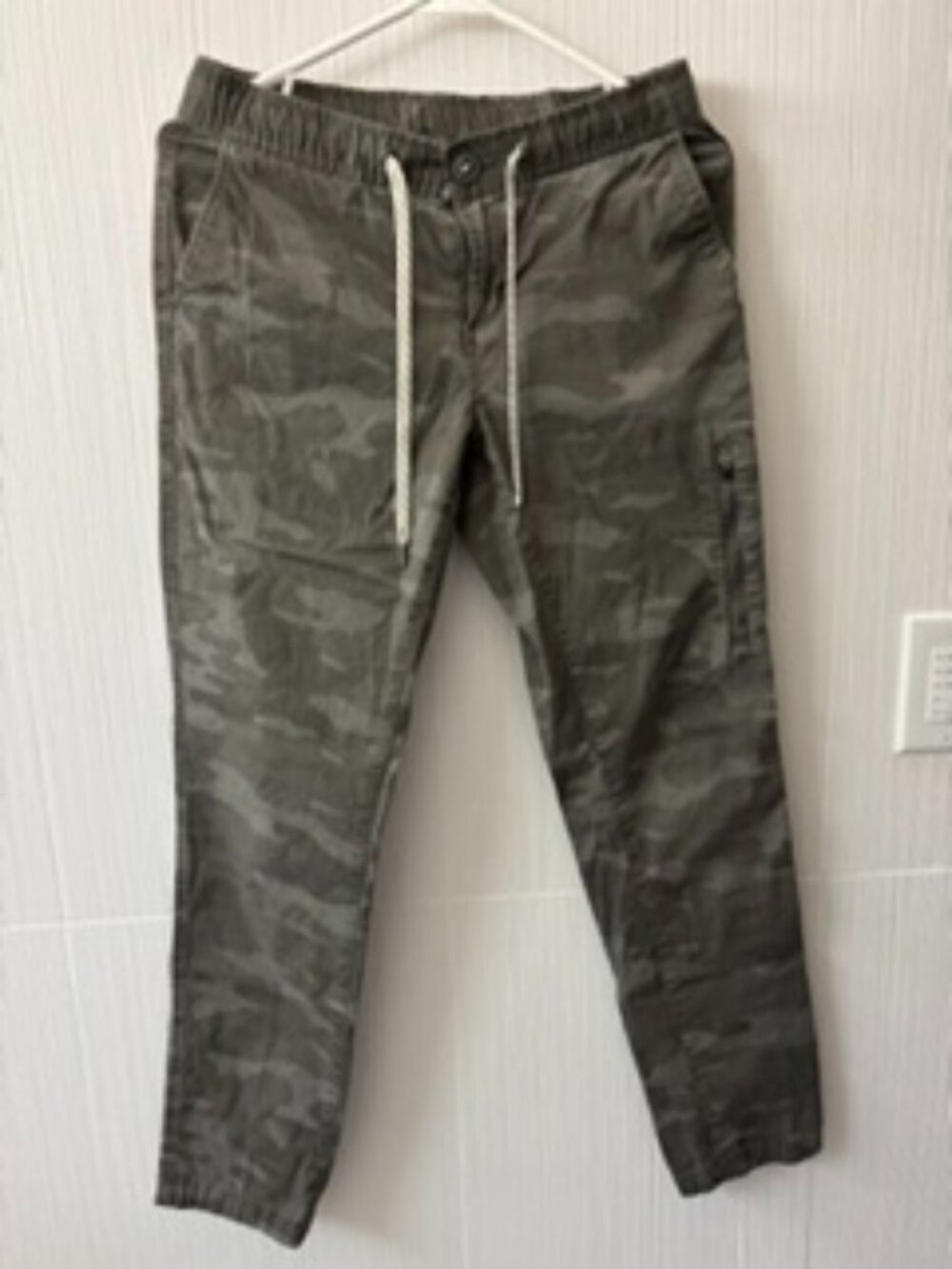 Vuori Camo Pants